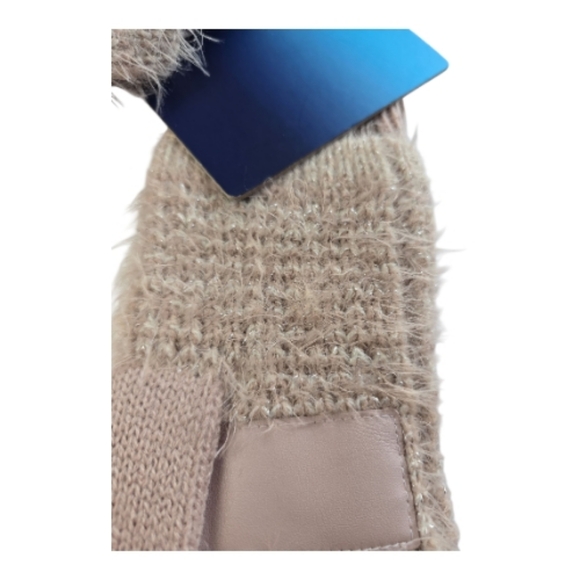 Isotoner NWT Dusty Pink Knit Fuzzy Gloves Women's One Size - Picture 3 of 5